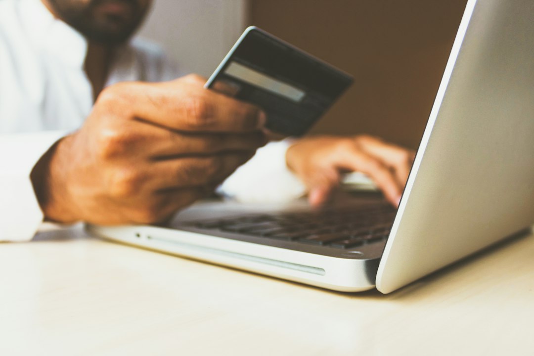 Cara Aman Belanja Online: Cek Toko Palsu Sebelum Bayar